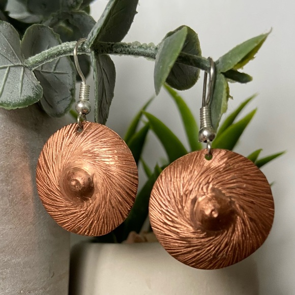 🦋 2/$20 dangly bronze earrings - Picture 2 of 3